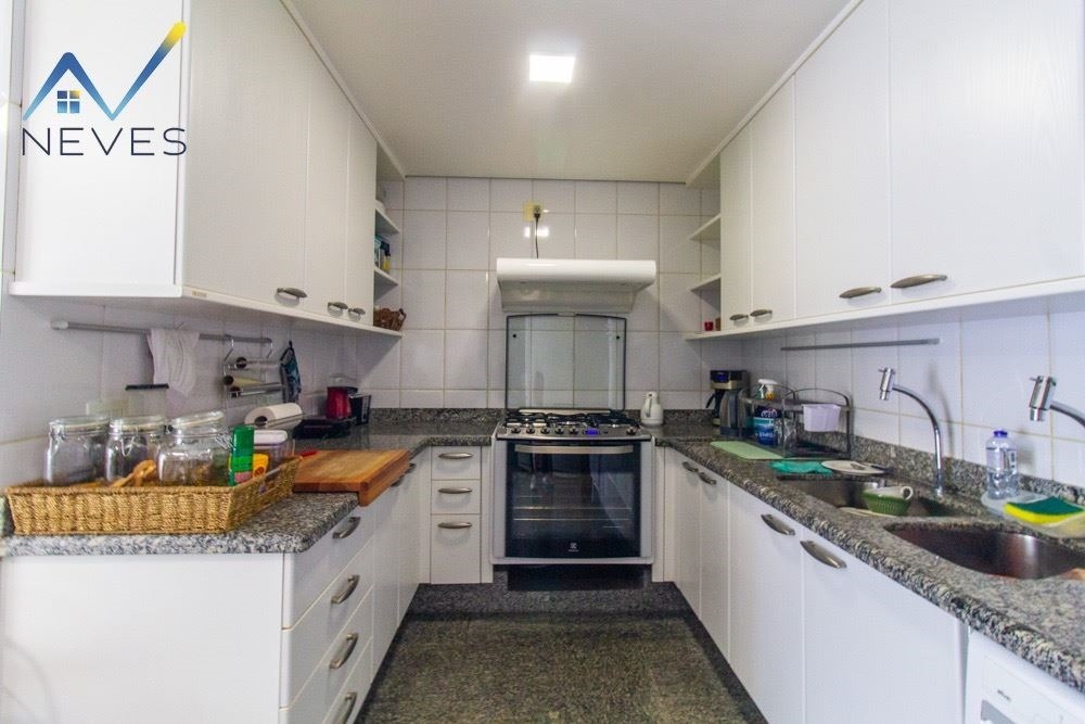 Apartamento à venda com 4 quartos, 210m² - Foto 11