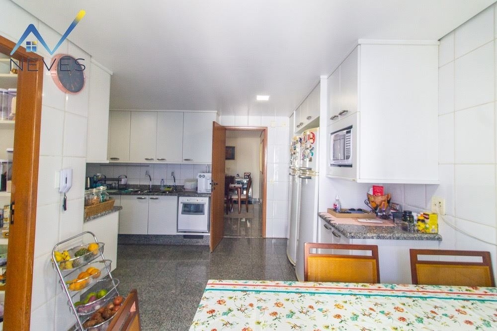 Apartamento à venda com 4 quartos, 210m² - Foto 14