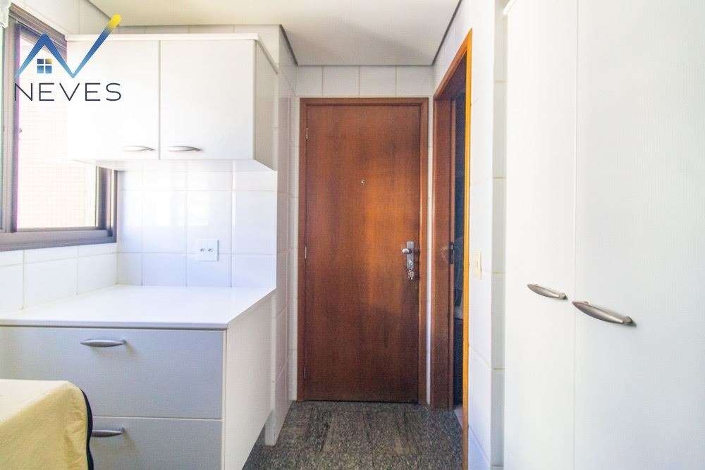 Apartamento à venda com 4 quartos, 210m² - Foto 22