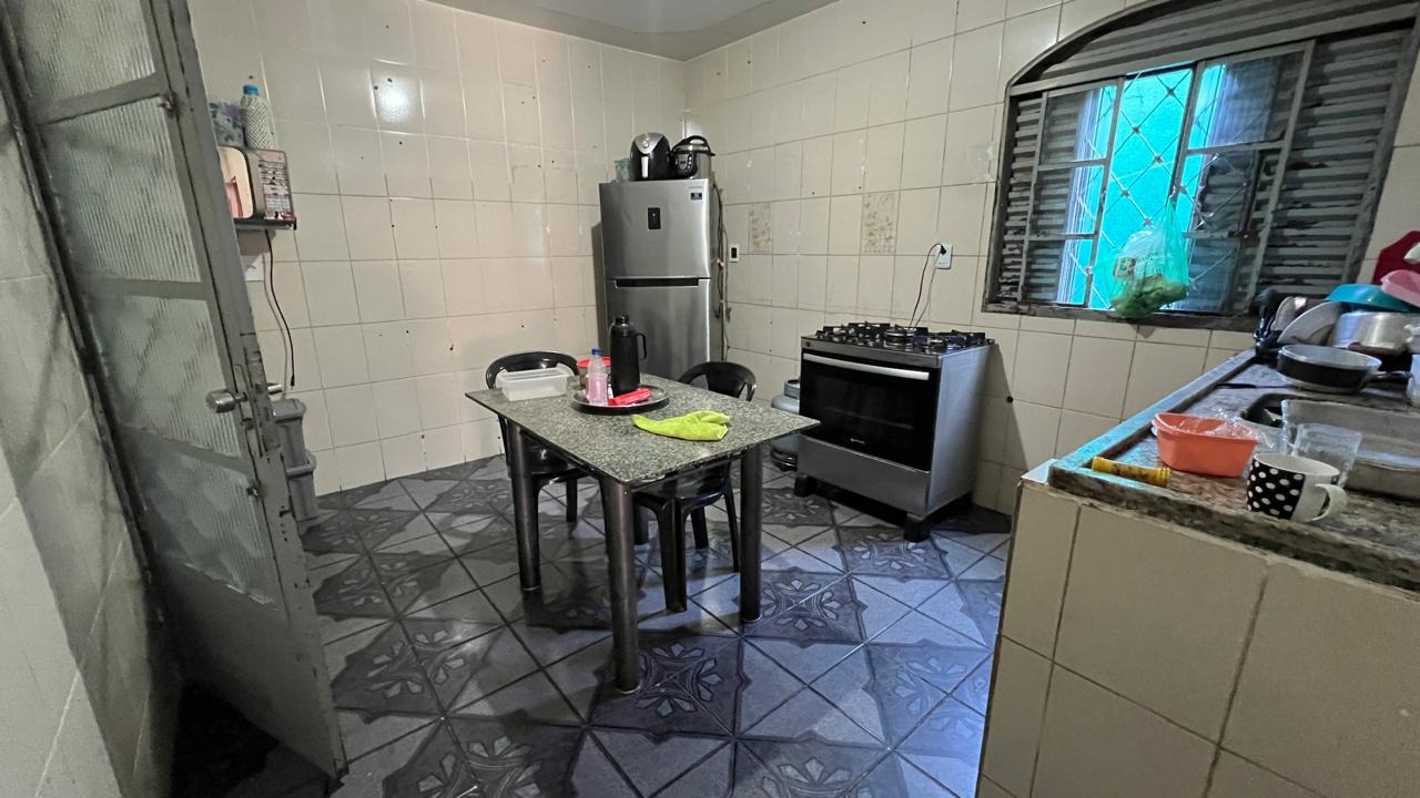 Casa à venda com 3 quartos, 220m² - Foto 25