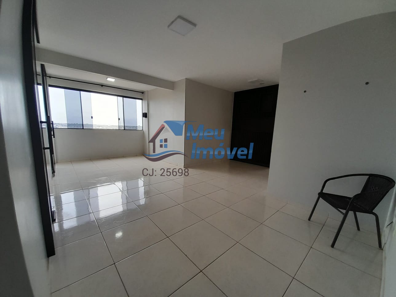 Apartamento à venda com 3 quartos, 95m² - Foto 1