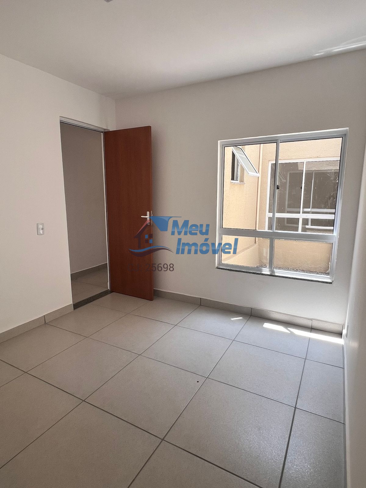 Casa à venda com 2 quartos, 81m² - Foto 1