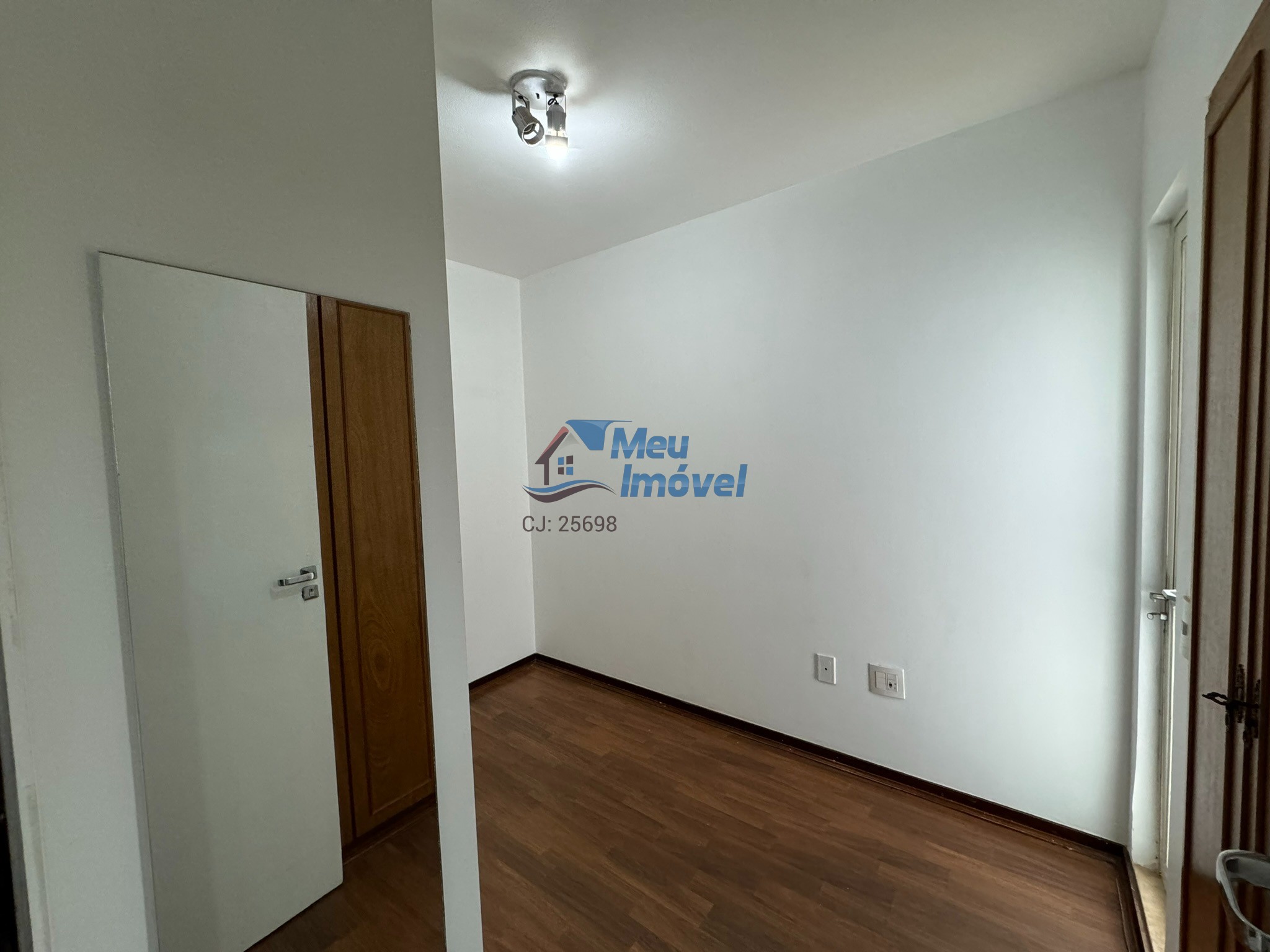 Apartamento à venda com 3 quartos, 80m² - Foto 9