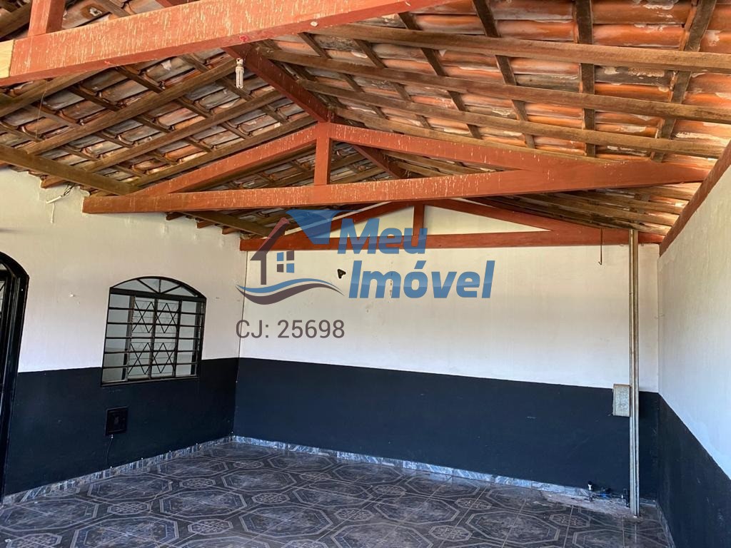 Casa à venda com 2 quartos, 150m² - Foto 1