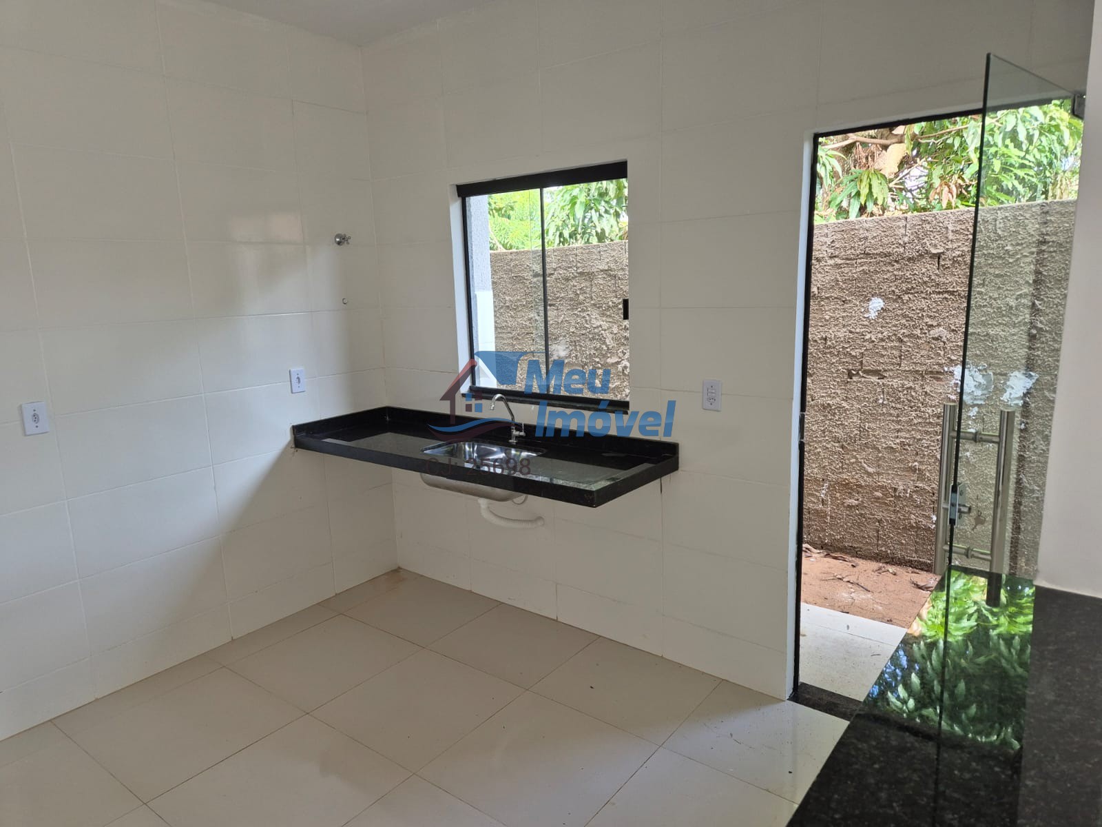 Casa à venda com 2 quartos, 112m² - Foto 2