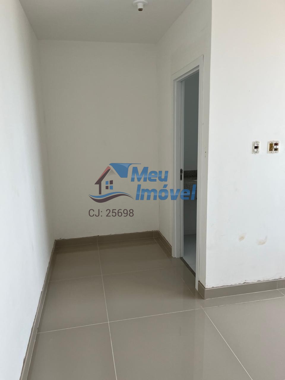 Apartamento à venda com 2 quartos, 62m² - Foto 3