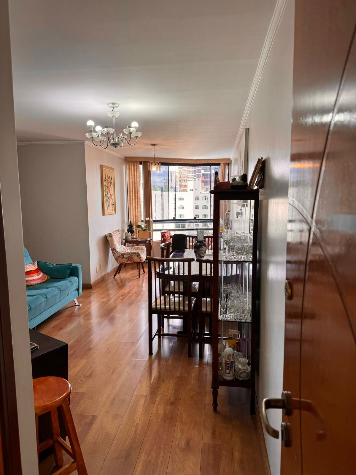 Apartamento à venda com 2 quartos, 72m² - Foto 1