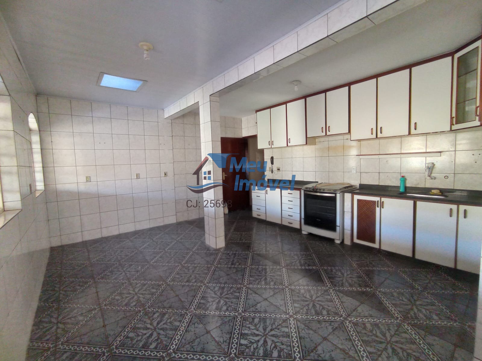 Casa à venda com 5 quartos, 200m² - Foto 8