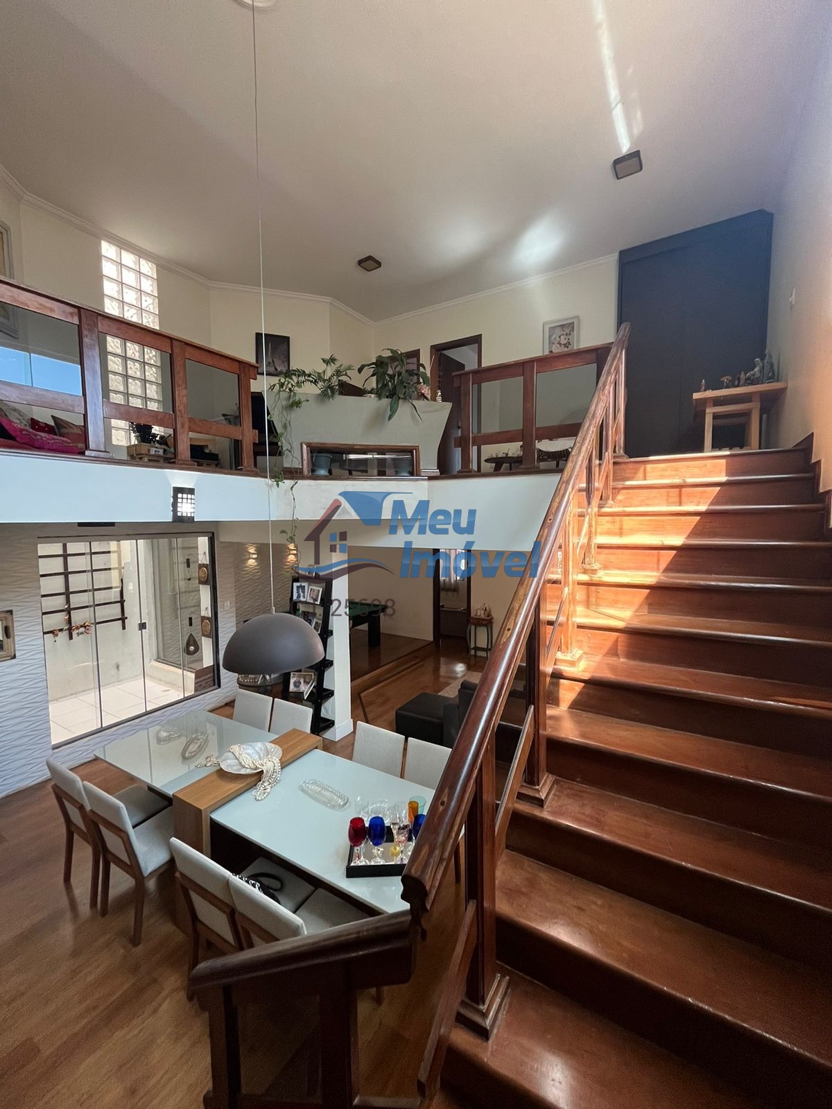 Casa à venda com 5 quartos, 330m² - Foto 1