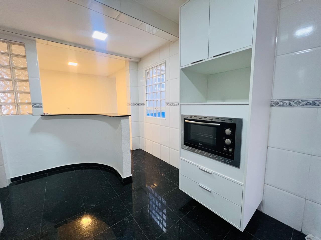 Casa à venda com 4 quartos, 300m² - Foto 18