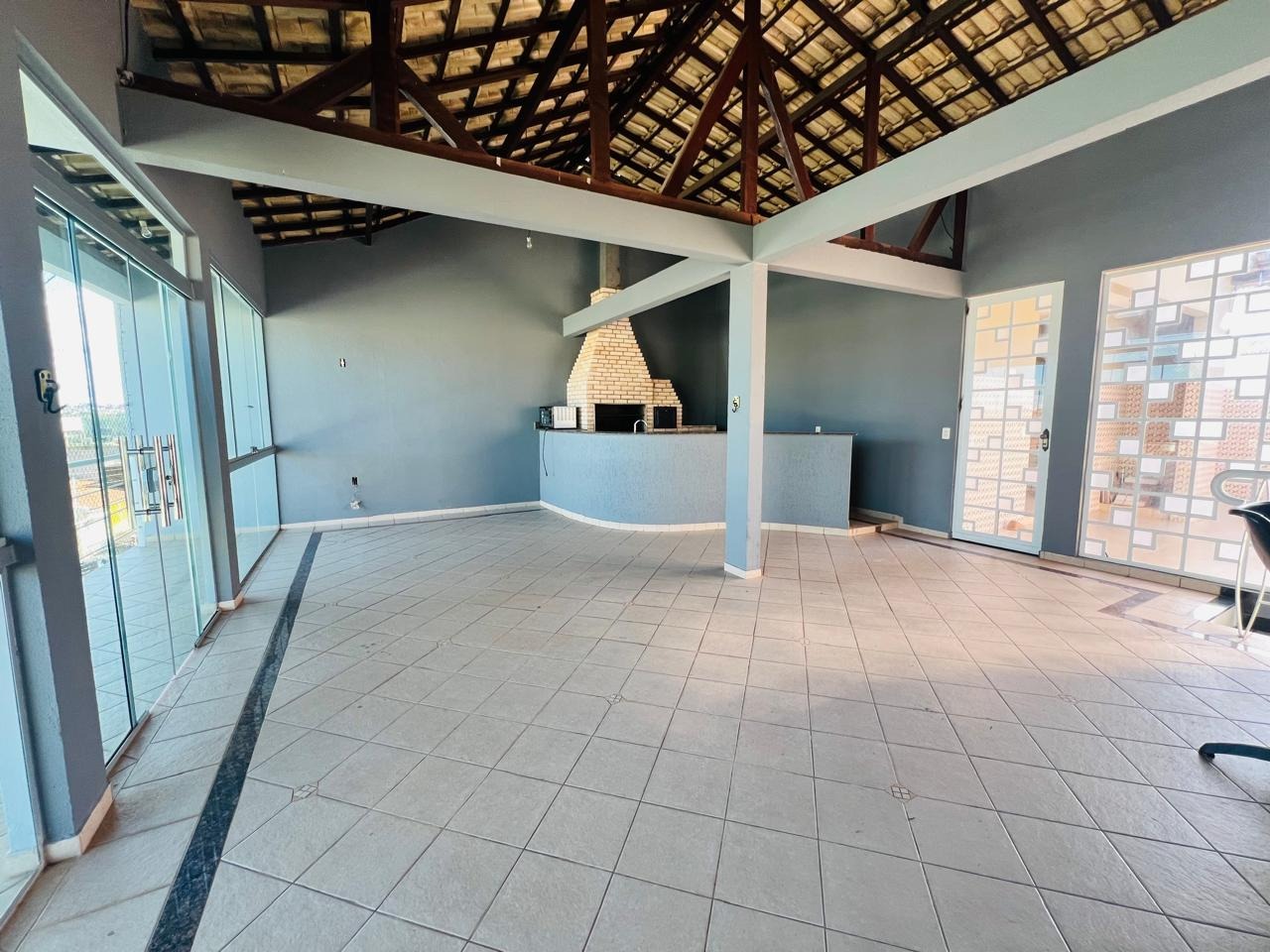 Casa à venda com 4 quartos, 300m² - Foto 28