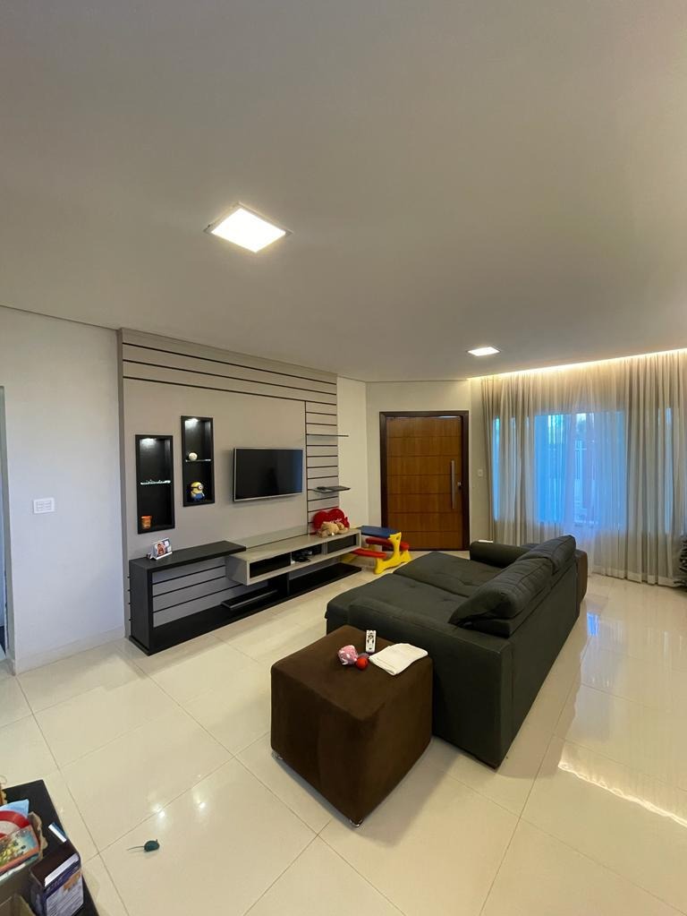 Casa à venda com 3 quartos, 400m² - Foto 4