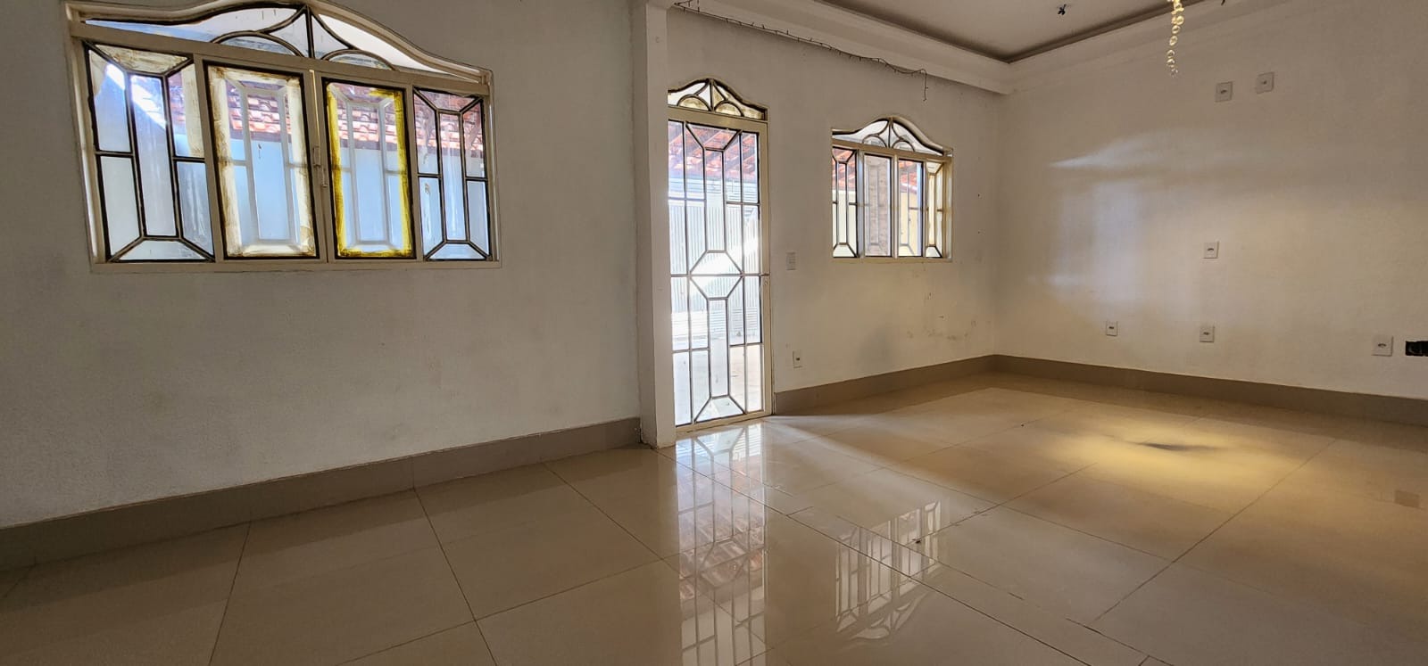 Casa à venda com 4 quartos, 480m² - Foto 1