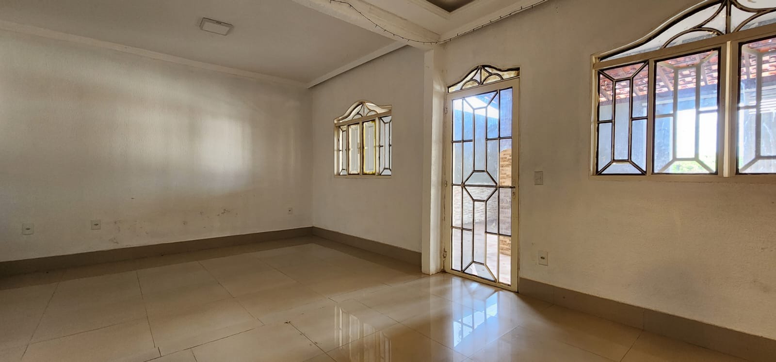 Casa à venda com 4 quartos, 480m² - Foto 2