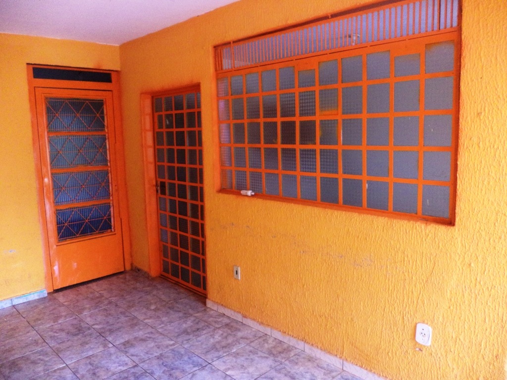 Casa para alugar com 2 quartos, 80m² - Foto 2