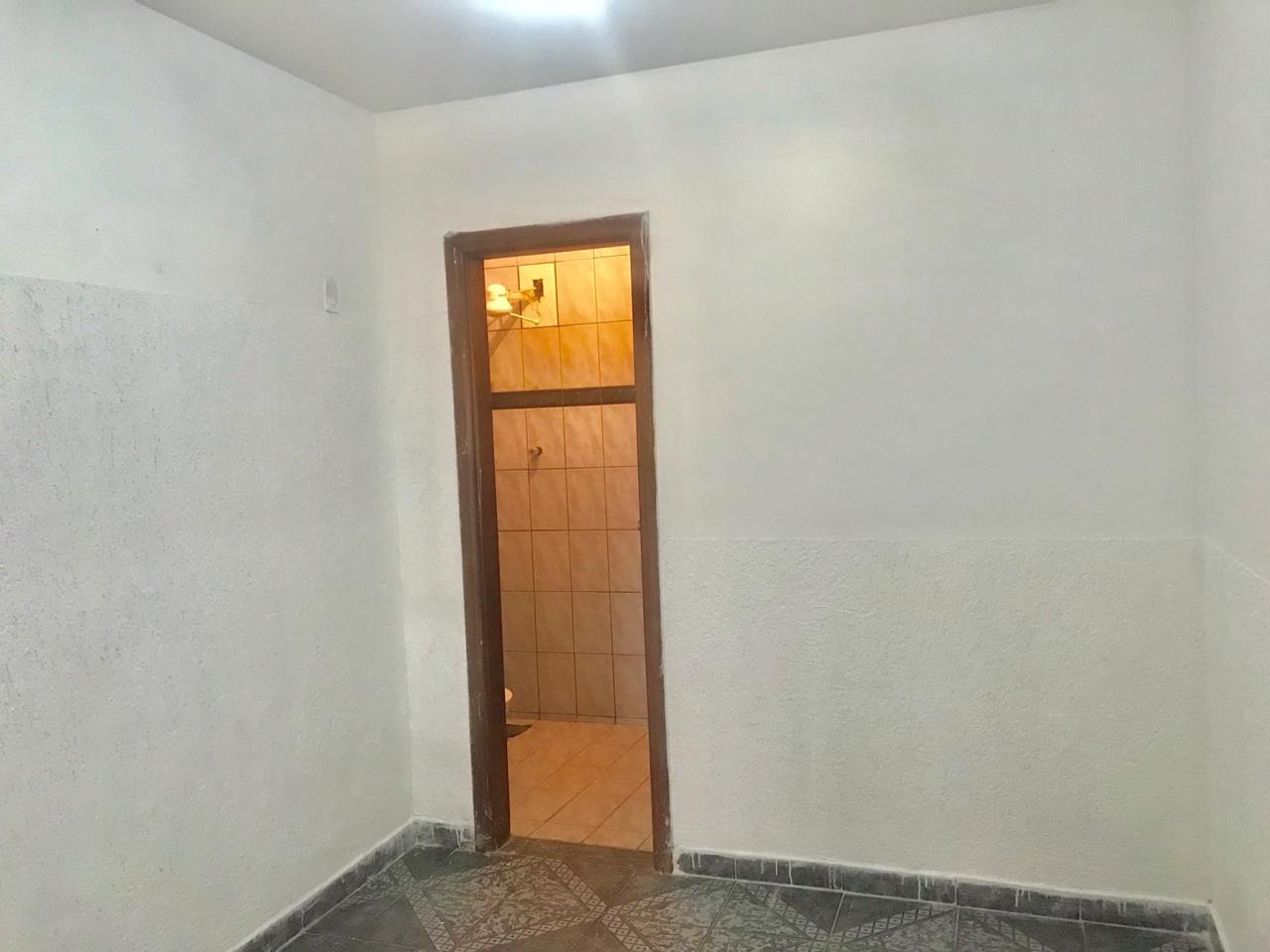 Casa para alugar com 2 quartos, 80m² - Foto 5