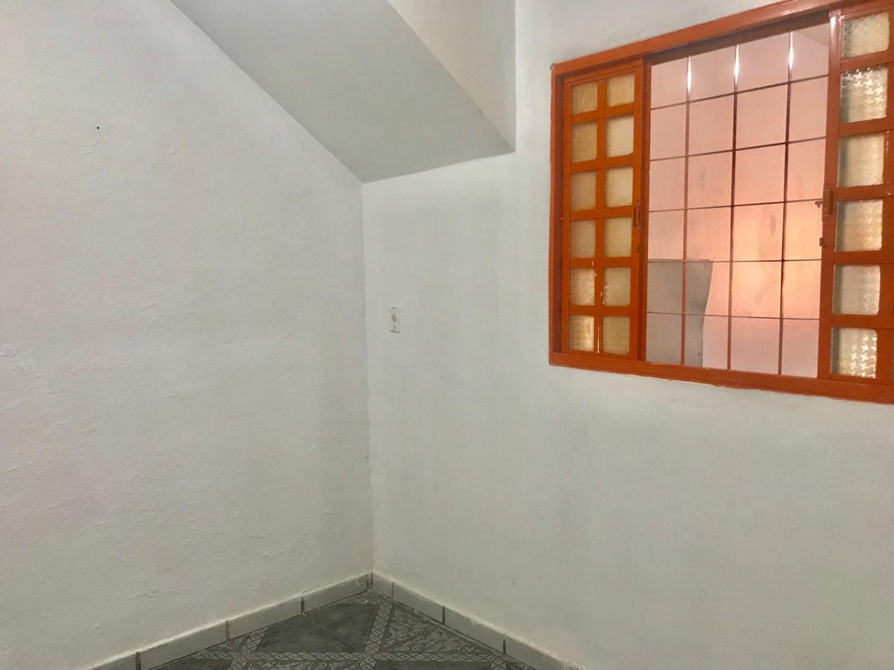 Casa para alugar com 2 quartos, 80m² - Foto 10