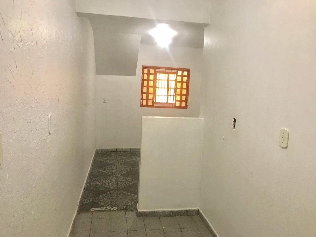 Casa para alugar com 2 quartos, 80m² - Foto 27