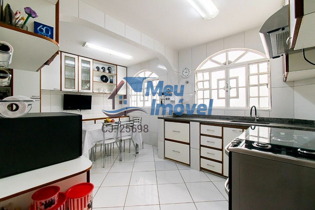 Casa à venda com 4 quartos, 300m² - Foto 16