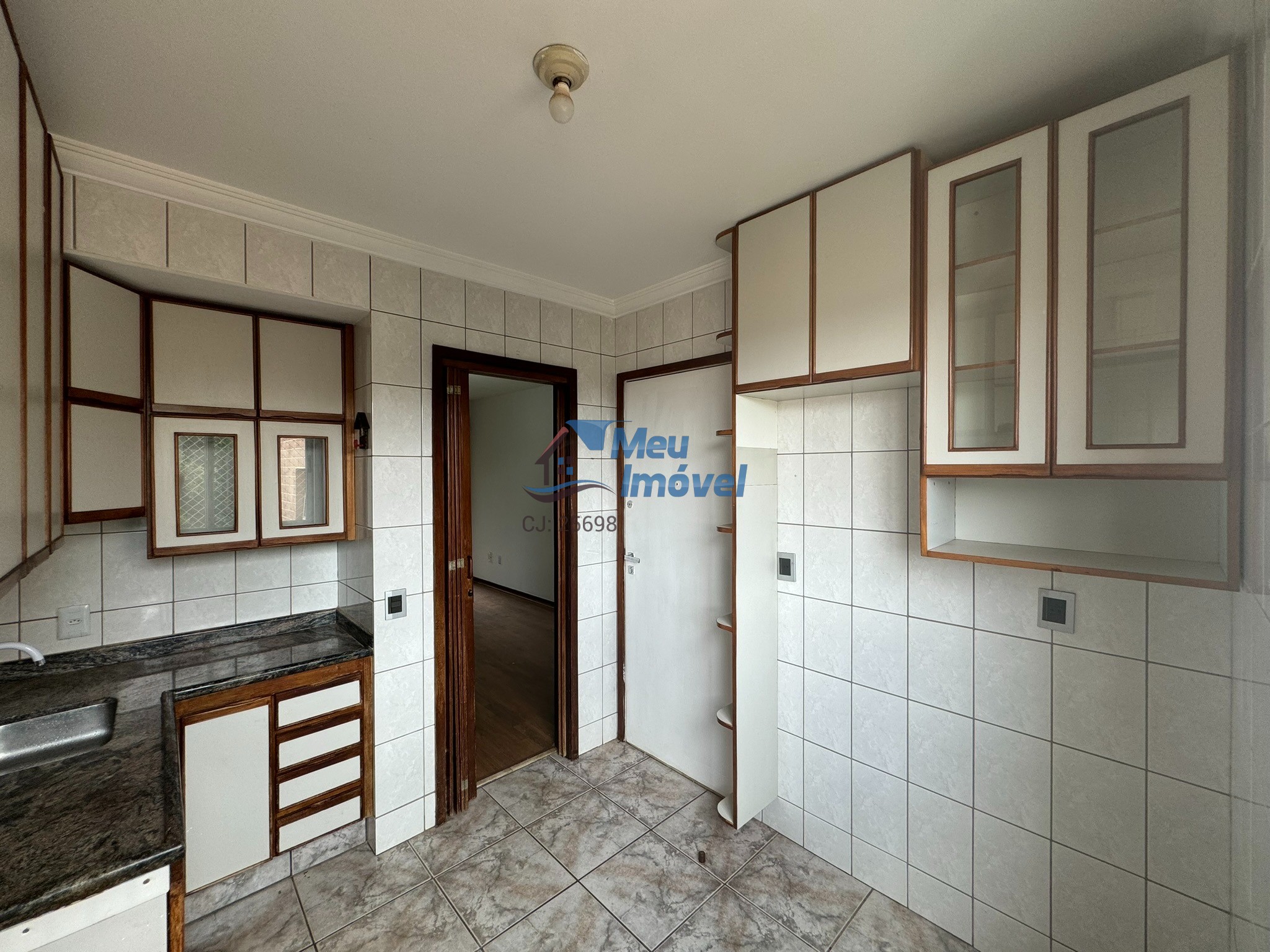 Apartamento à venda com 3 quartos, 80m² - Foto 1