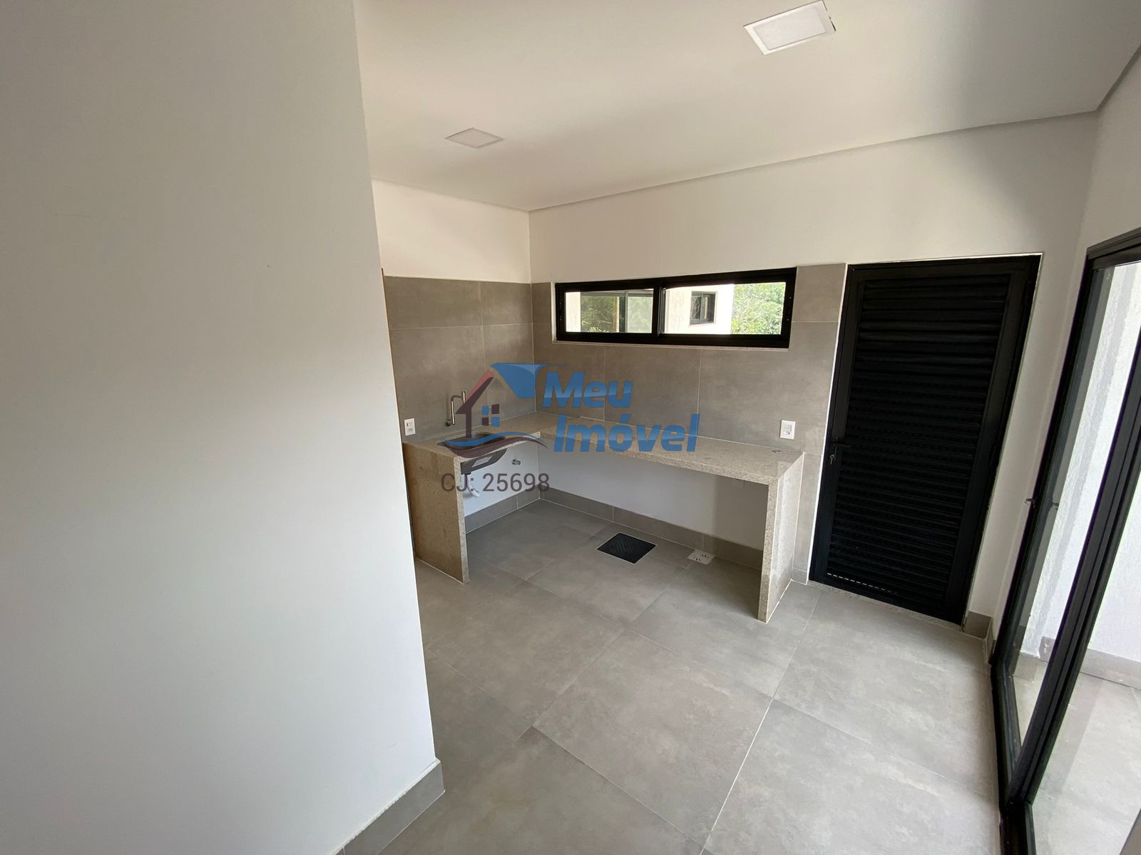 Casa à venda com 4 quartos, 260m² - Foto 11