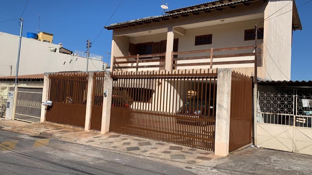 Casa à venda com 4 quartos, 320m² - Foto 24