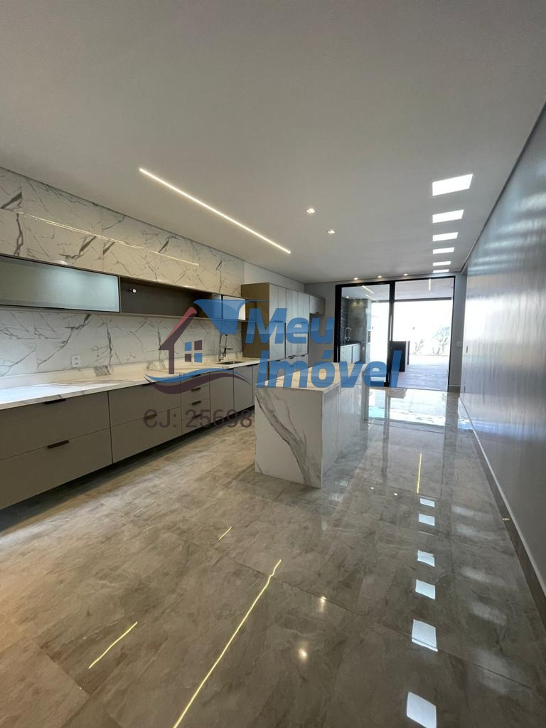 Casa à venda com 4 quartos, 320m² - Foto 7