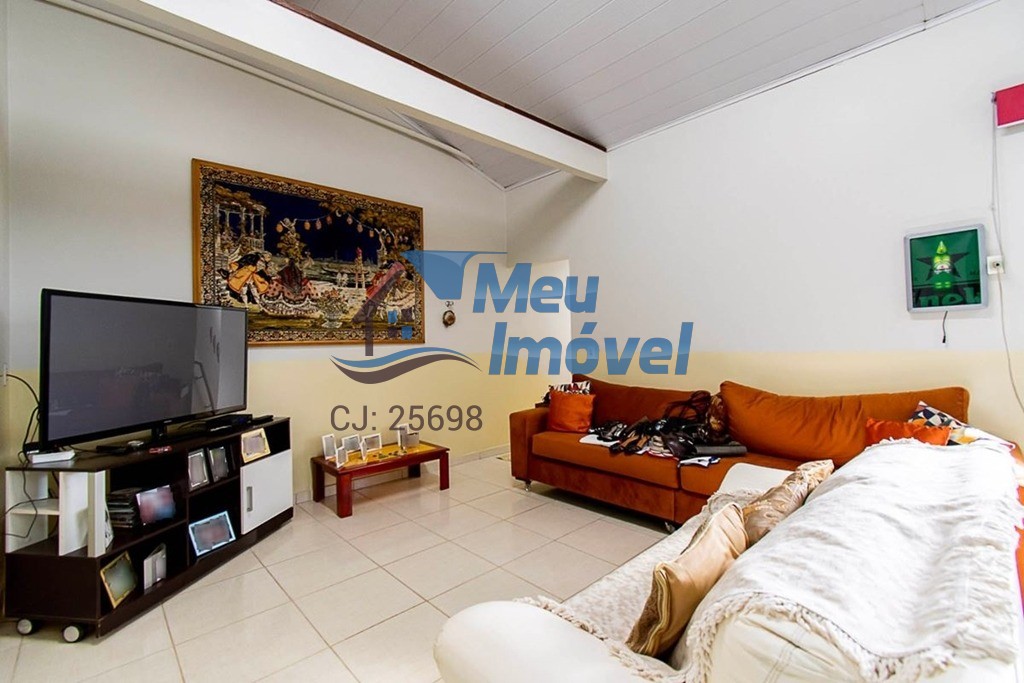 Casa à venda com 3 quartos, 360m² - Foto 2