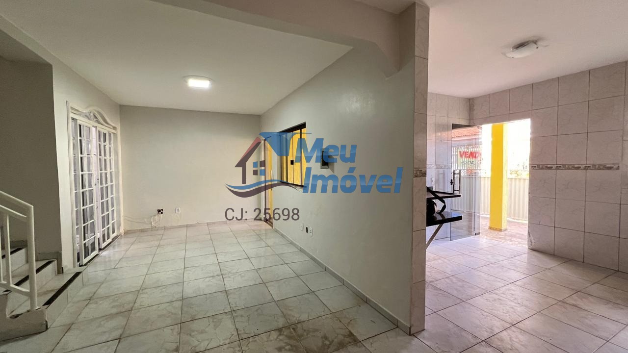 Casa à venda com 4 quartos, 105m² - Foto 4