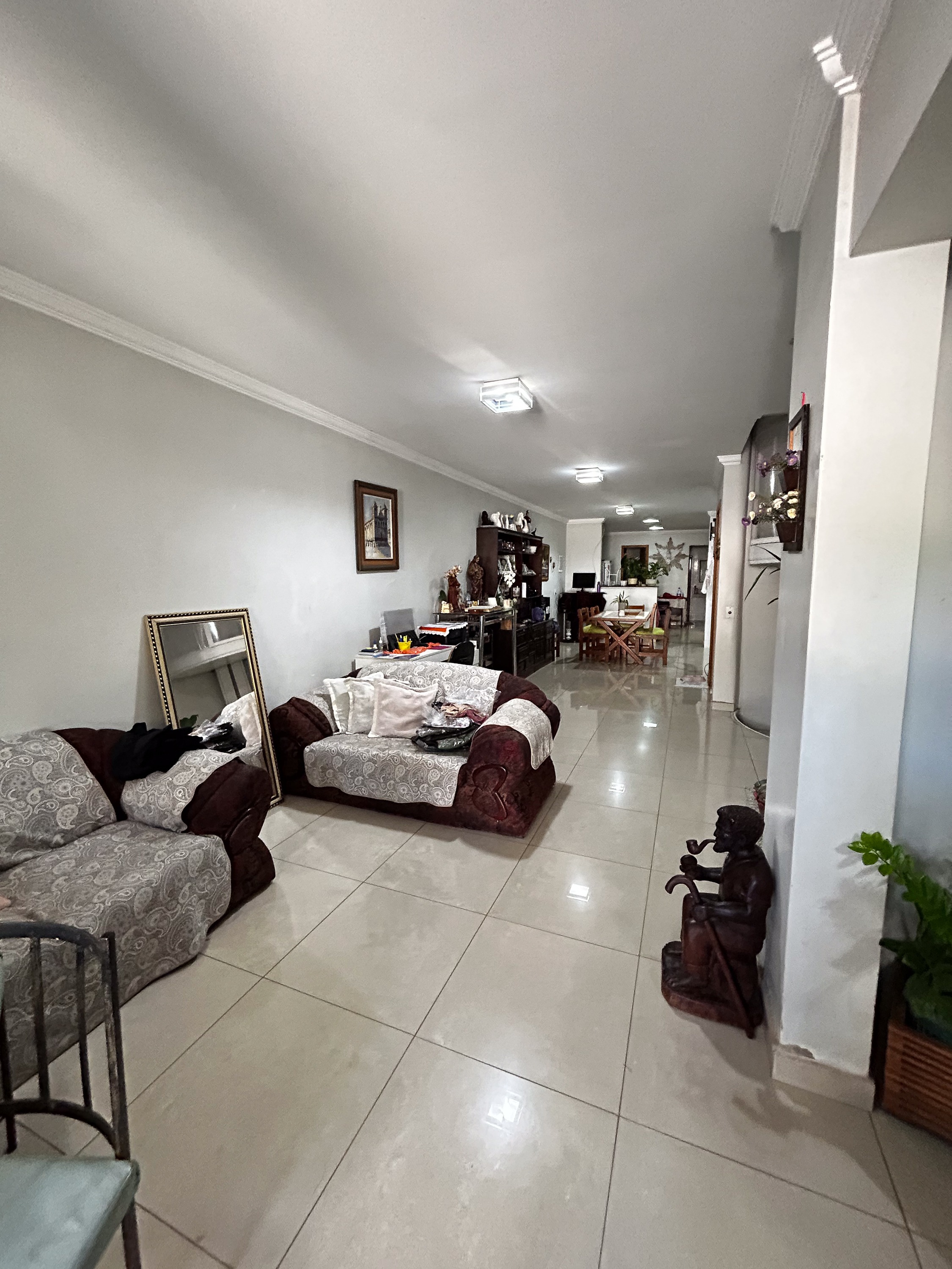 Casa à venda com 4 quartos, 200m² - Foto 2