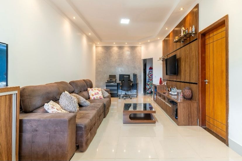 Casa à venda com 3 quartos, 360m² - Foto 1