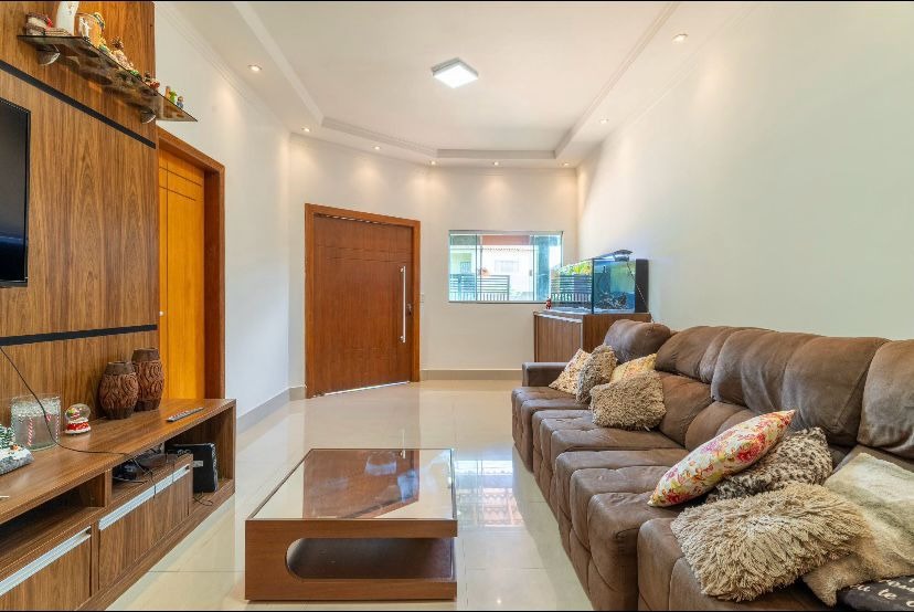 Casa à venda com 3 quartos, 360m² - Foto 2