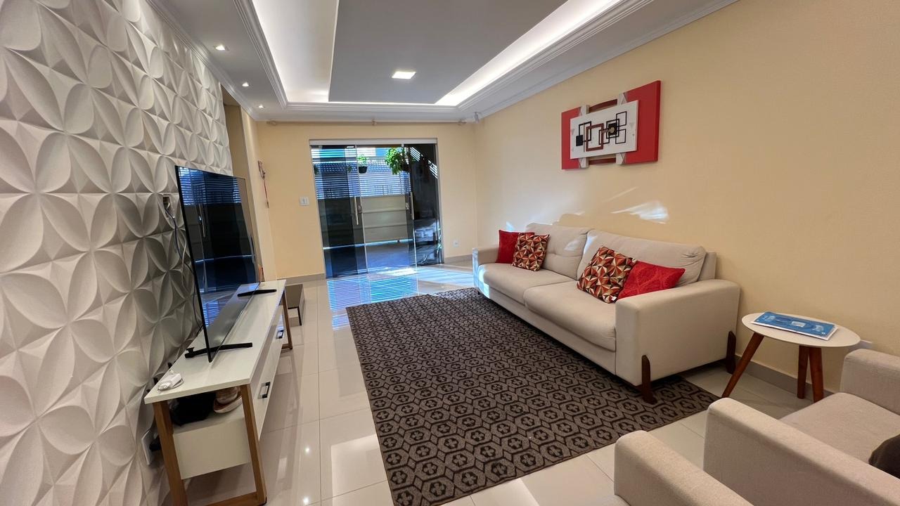 Casa à venda com 4 quartos, 378m² - Foto 3