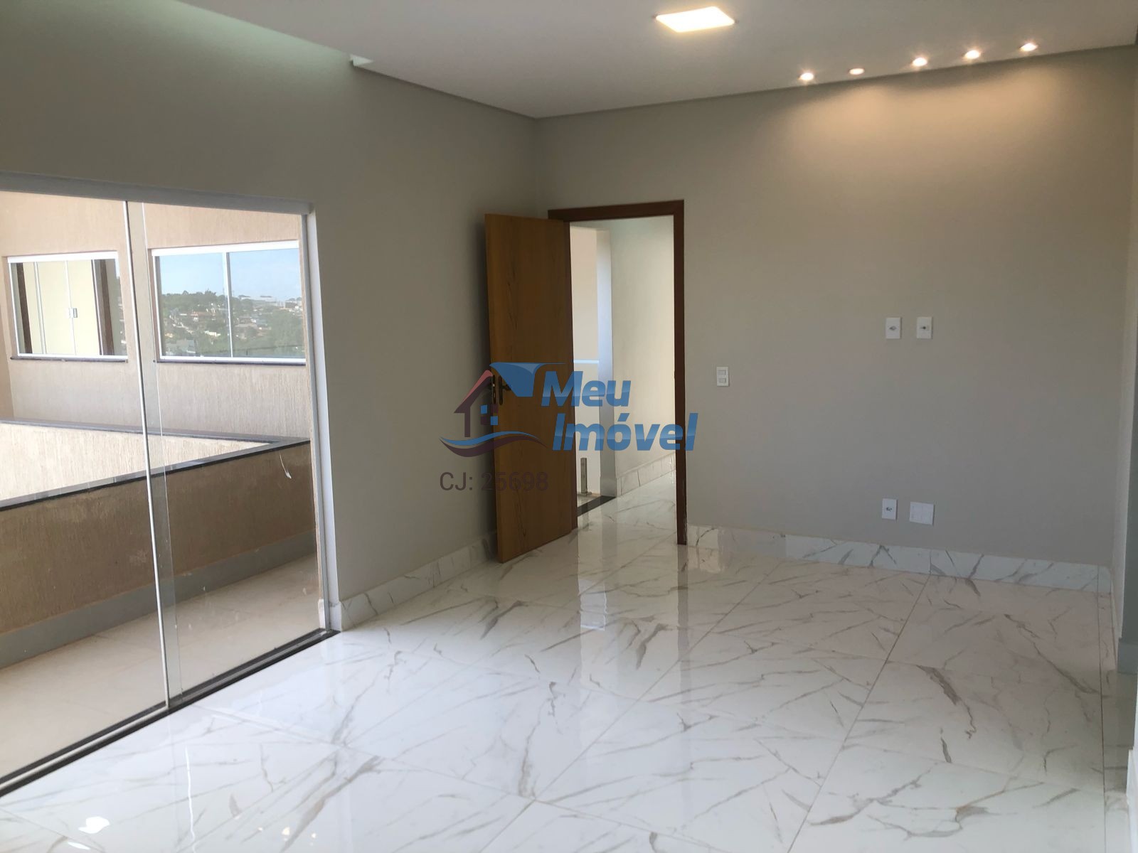 Casa à venda com 4 quartos, 350m² - Foto 8