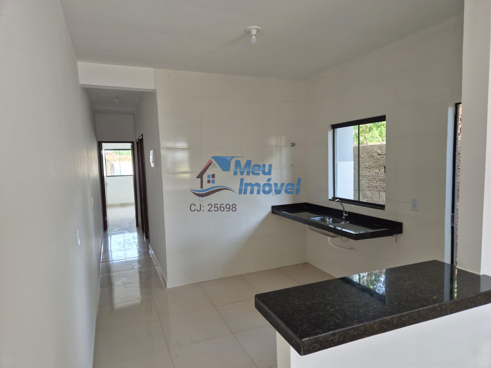 Casa à venda com 2 quartos, 112m² - Foto 1