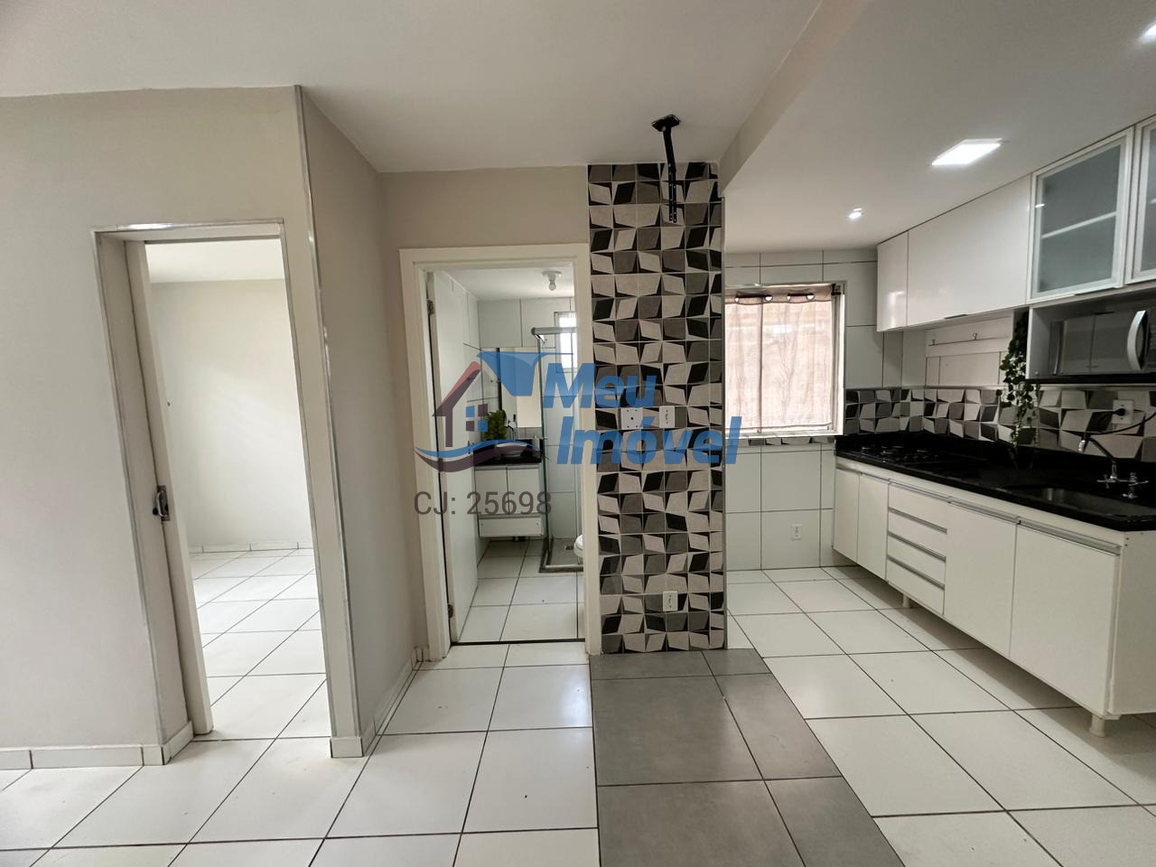 Apartamento à venda com 1 quarto, 34m² - Foto 2