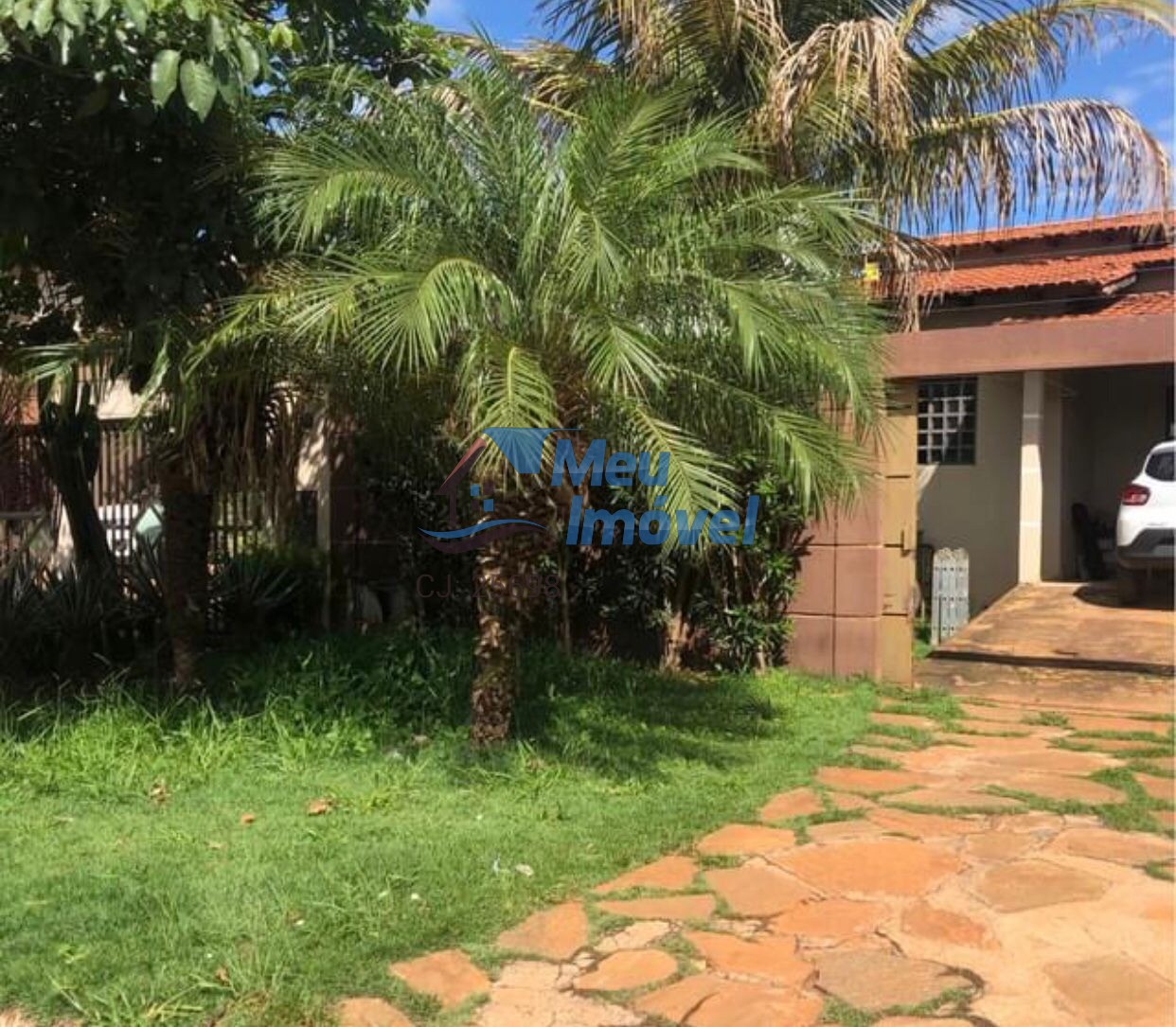 Casa à venda com 4 quartos, 230m² - Foto 2