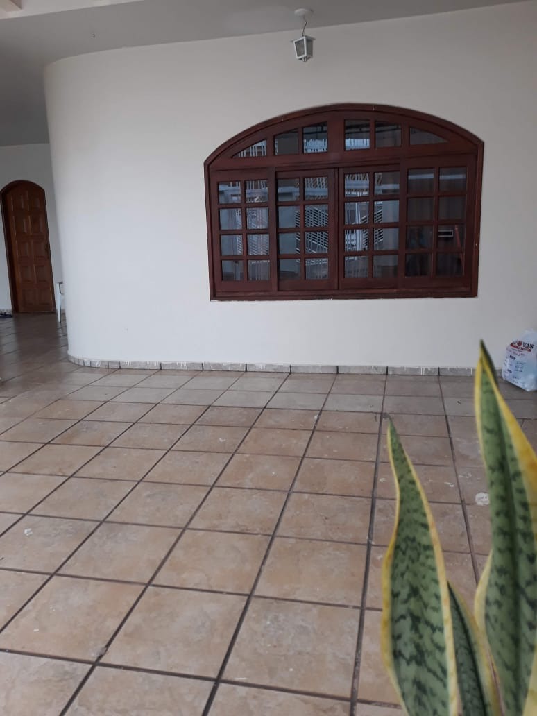 Casa à venda com 3 quartos, 300m² - Foto 3