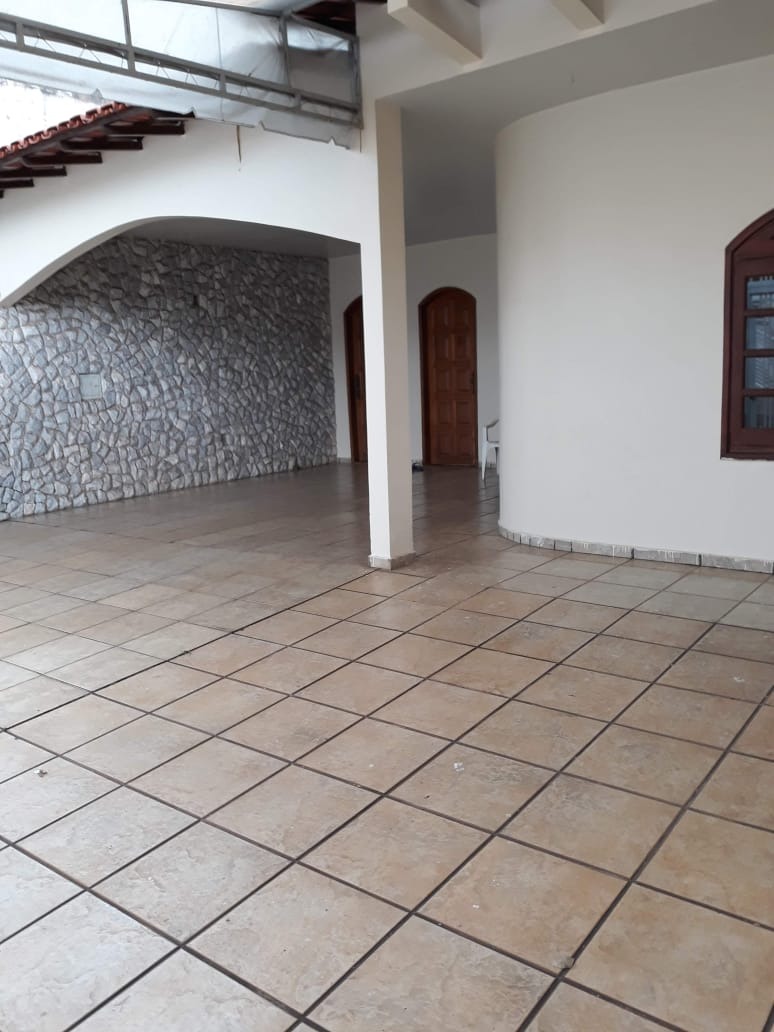 Casa à venda com 3 quartos, 300m² - Foto 4