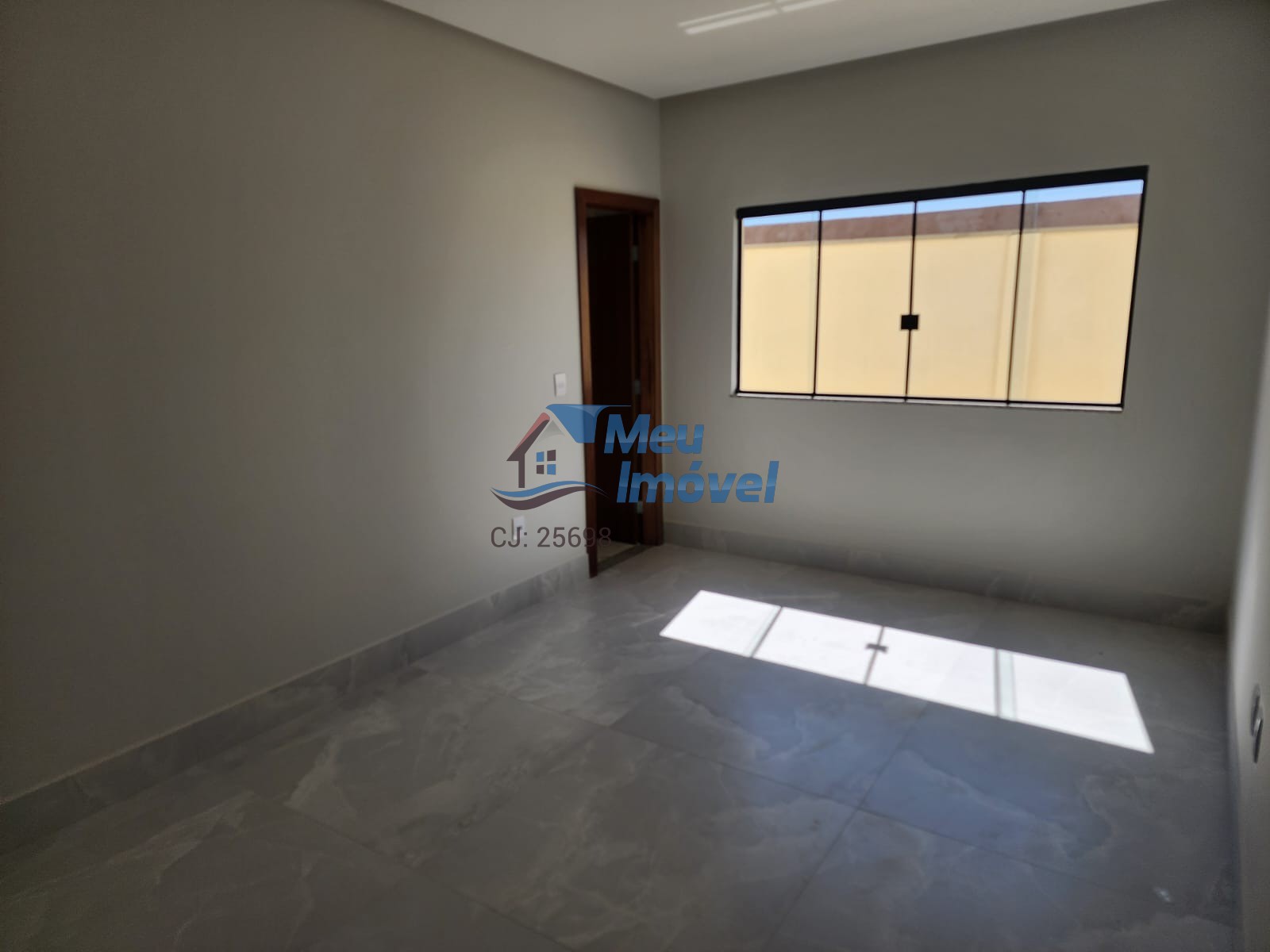 Casa à venda com 3 quartos, 187m² - Foto 2