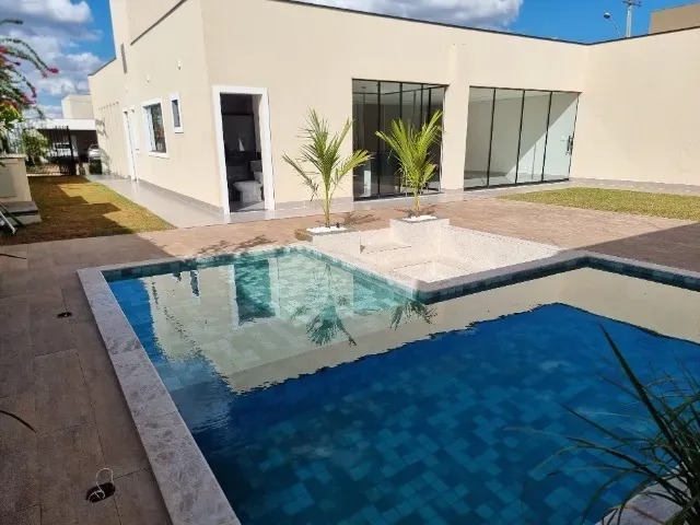 Casa à venda com 3 quartos, 340m² - Foto 1