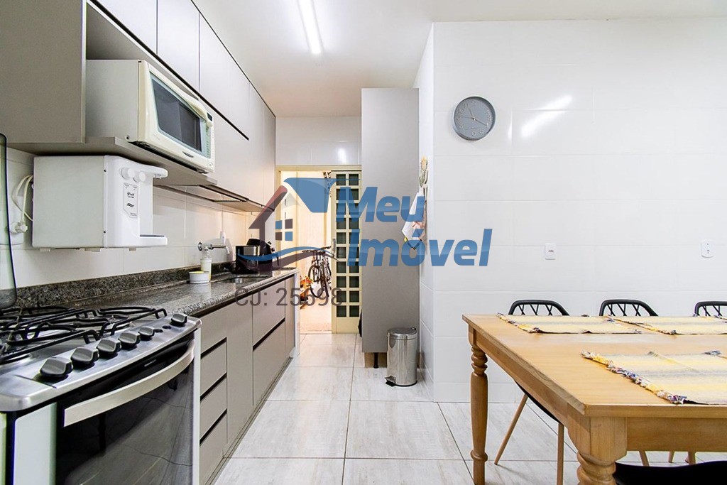 Casa à venda com 3 quartos, 160m² - Foto 1