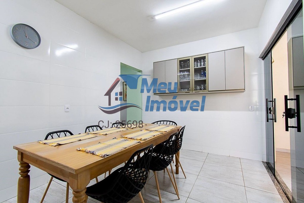 Casa à venda com 3 quartos, 160m² - Foto 4