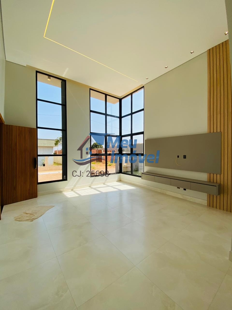 Casa à venda com 3 quartos, 370m² - Foto 2