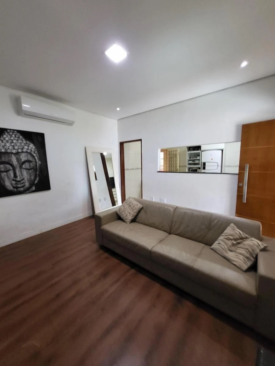 Casa à venda com 3 quartos, 350m² - Foto 1