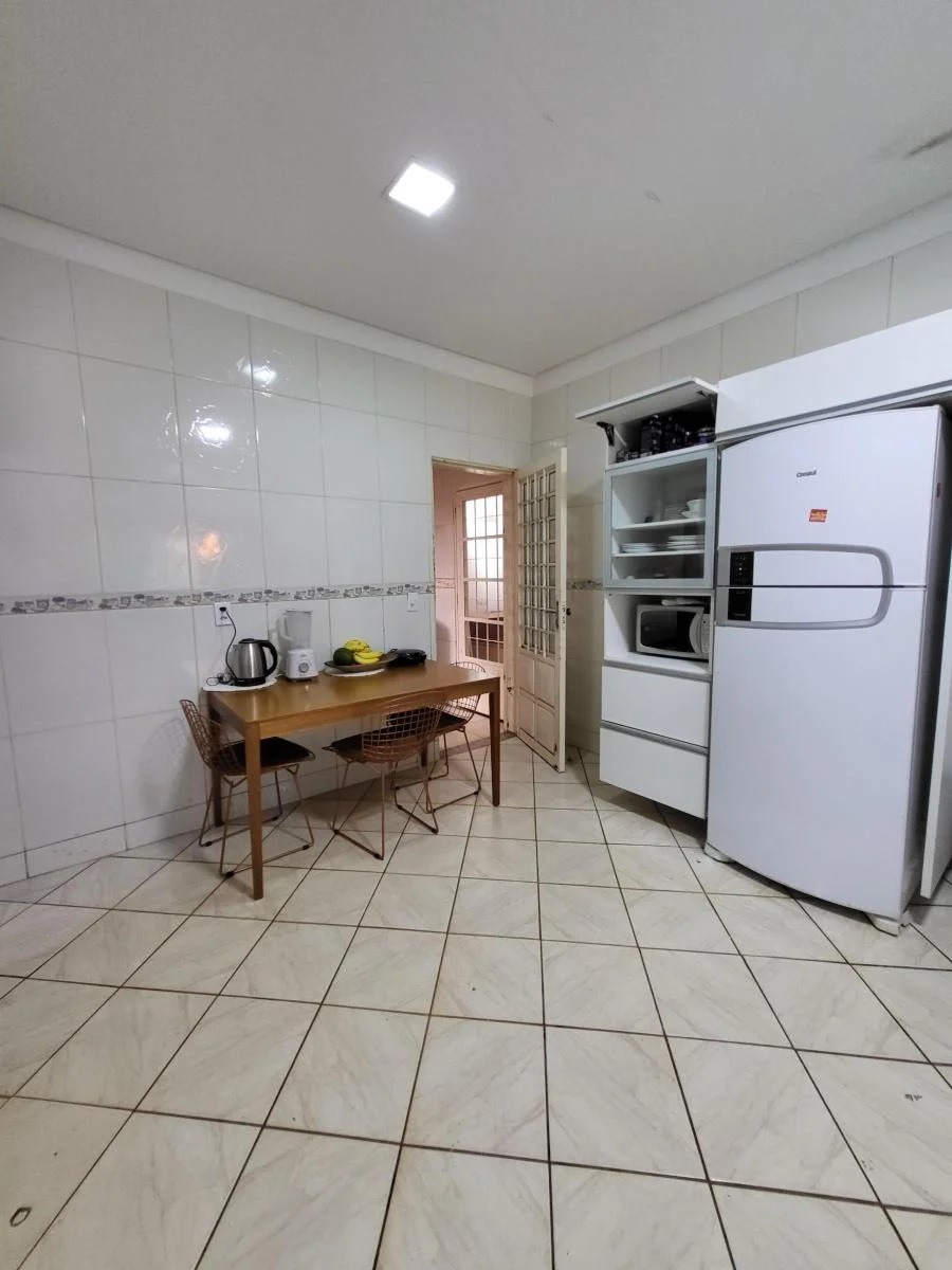 Casa à venda com 3 quartos, 350m² - Foto 14