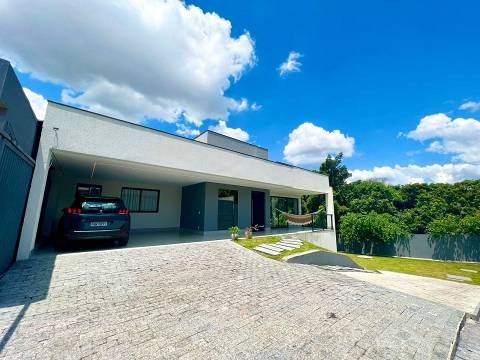 Casa à venda com 3 quartos, 600m² - Foto 3