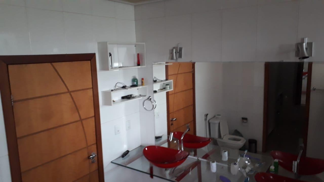 Casa à venda com 3 quartos, 420m² - Foto 42