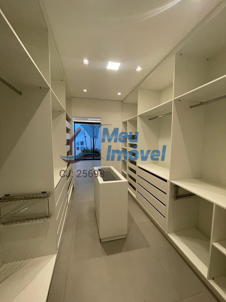 Casa à venda com 4 quartos, 365m² - Foto 15