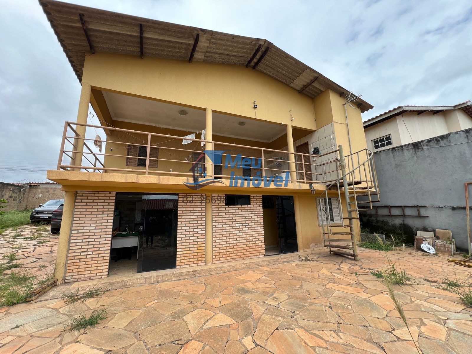 Casa à venda e aluguel com 3 quartos, 800m² - Foto 1